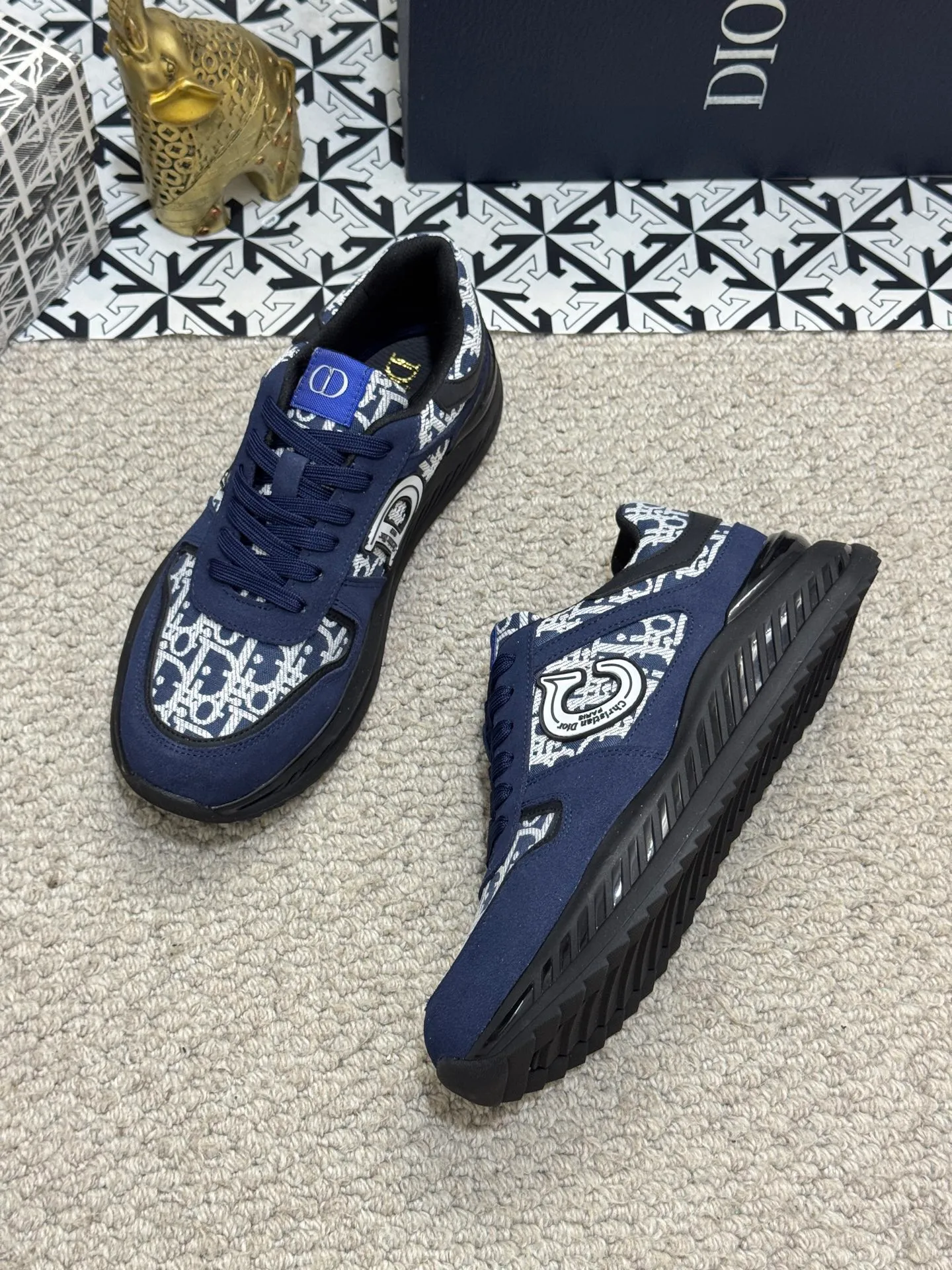 Men's men's shoes 💰440 [New model] 🐞🐞Top original - Dior 🆕 Low-top B02 casual sports shoes, carefully made of first-layer cowhide with canvas, comfortable and breathable ~ rubber soles, enhance style. Fashionable and versatile, it can complement any look. Featuring an exquisite design that is uniquely dynamic and modern, this shoe is part of Dior's legacy and embodies modern elegance. Size: 38-44 (45 customized